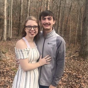 Meet your Posher, Demika